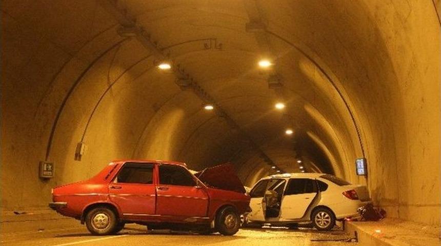 Karab&uuml;k&rsquo;te Trafik Kazası: 1 &Ouml;l&uuml;, 1 Yaralı