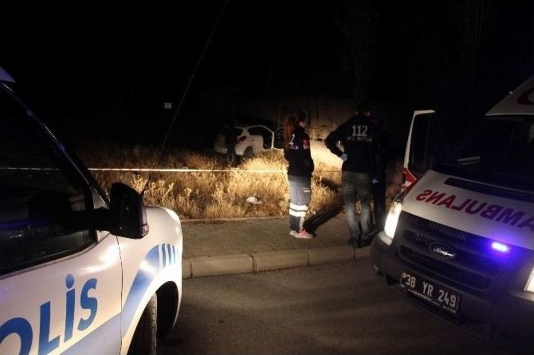 Kaza Anonsuna Giden Ekipler T&uuml;fekle Vurulmuş Şahısla Karşılaştı