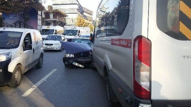 (özel Haber) Direksiyon Başında Uyuyan Minibüs Şoförü Trafiği Birbirine Kattı