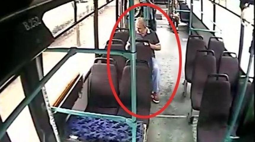 (&ouml;zel Haber) Otob&uuml;ste Unutulan Telefonu Şof&ouml;re Teslim Etmek Yerine Cebine Attı