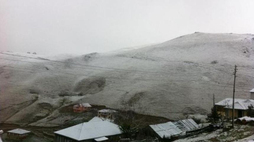Giresun’un Yüksek Kesimlerine Mevsimin İlk Karı Düştü
