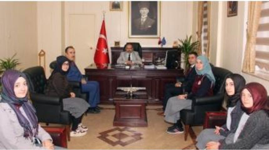 Bayburt Kız Anadolu İhl &Ouml;ğrencileri Vali İsmail Ustaoğlu&rsquo;nu Ziyaret Etti