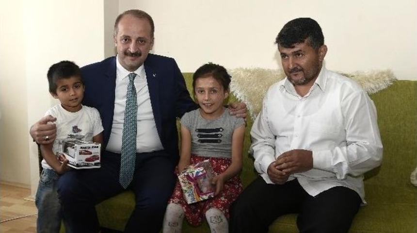 Mamak Belediye Başkanı Akg&uuml;l&rsquo;den 15 Temmuz Gazisine Ziyaret