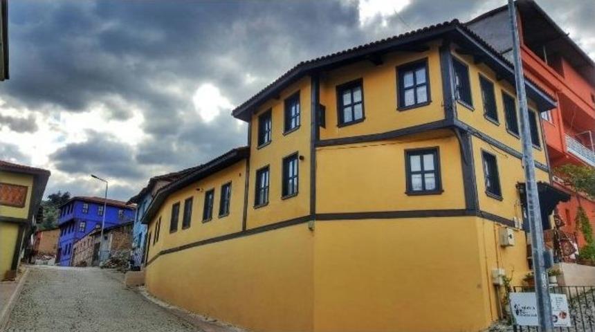 Tarihi K&ouml;yde Kamp Karavan Keyfi