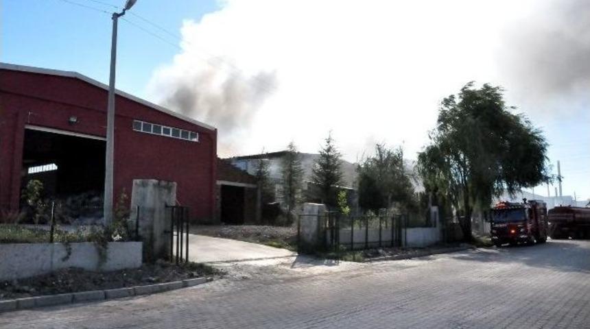 Uşak&rsquo;ta Fabrika Yangını