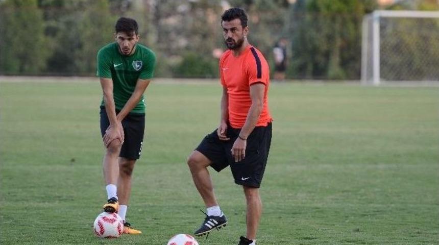 Denizlispor Sportif Direkt&ouml;r&rsquo;&uuml; Tandoğan&rsquo;dan Taraftara &Ccedil;ağrı