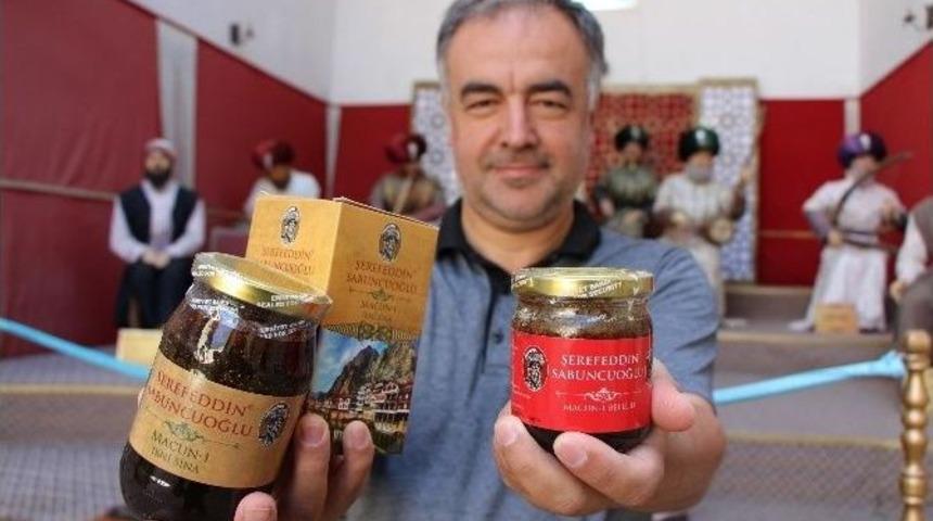 600 Yıllık Form&uuml;llerle &Uuml;retilen M&uuml;zedeki Macunlar Yok Satıyor