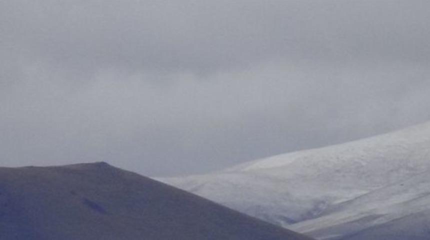 Kars&rsquo;ta Y&uuml;ksek Kesimlere Kar Yağdı