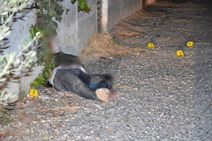 Tartıştığı Babasını Silahla Vurarak Öldürdü G4