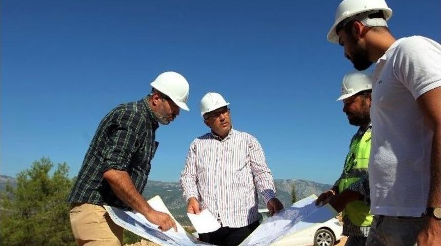 Milletvekili &Ouml;zt&uuml;rk, Toki İnşaat Alanınında İncelemelerde Bulundu