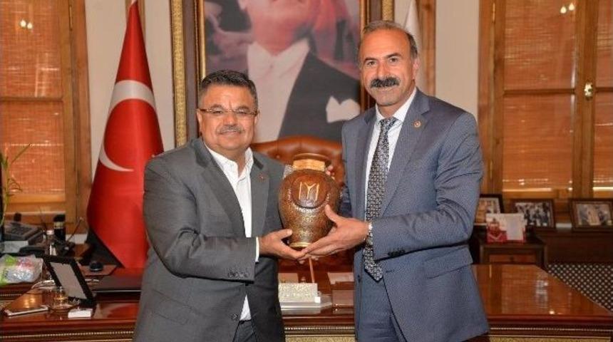 Ak Partili Milletvekili Alim Tun&ccedil;&rsquo;tan Başkan Selim Yağcı&rsquo;ya Taziye Ziyareti