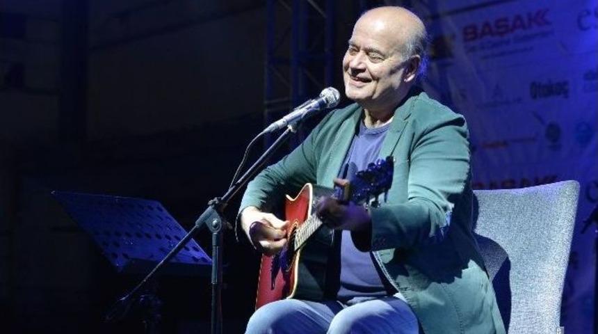 Pişmiş Toprak Sempozyum&rsquo;unda Vedat Sakman Konseri