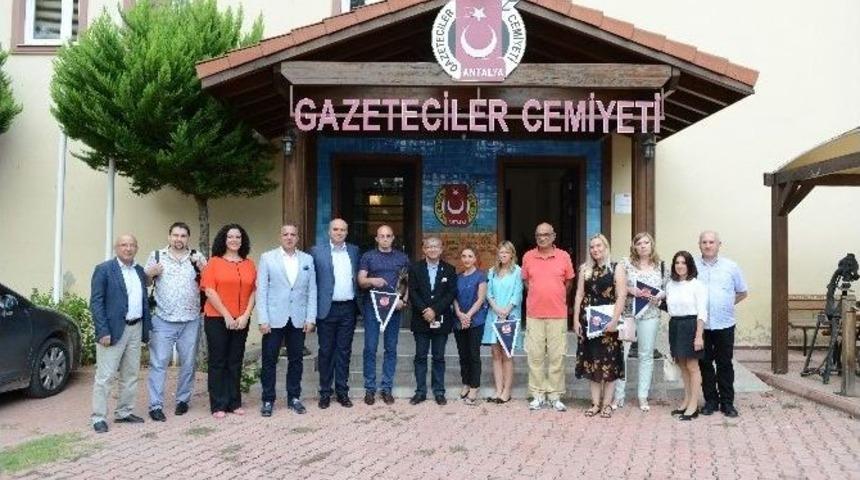 Rus Gazetecilerden Agc&rsquo;ye Ziyaret