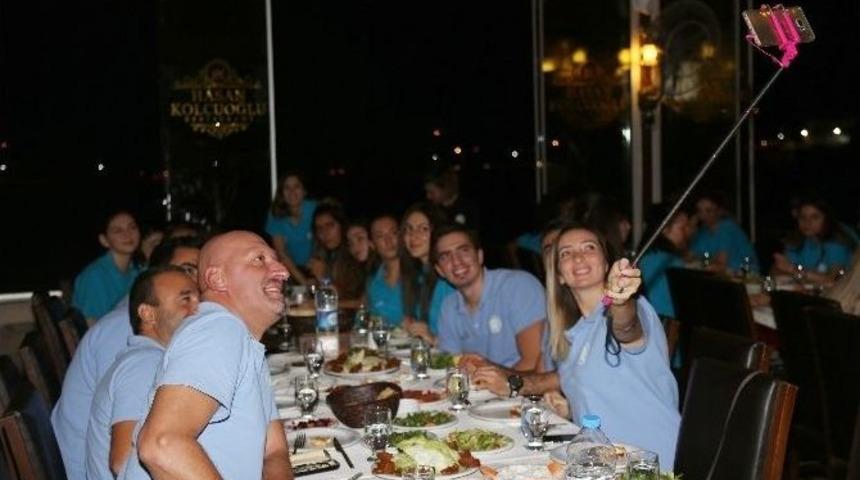 Potanın Kızları Moral Depoladı