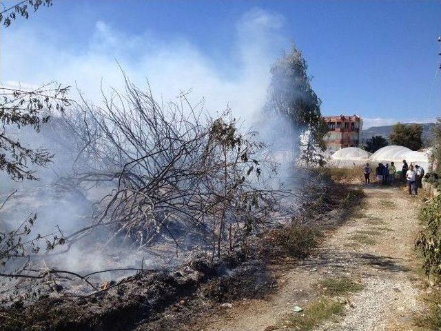 Antalya’da Yangın Bir Serayı Yok Etti
