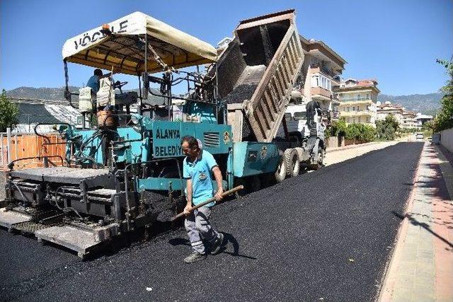 Alanya Belediyesi’nden Oba Mahallesine Asfalt