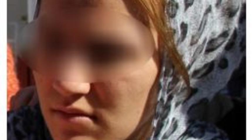 Park Halindeki Otomobilden &Ccedil;anta &Ccedil;alan Kadın Yakalandı