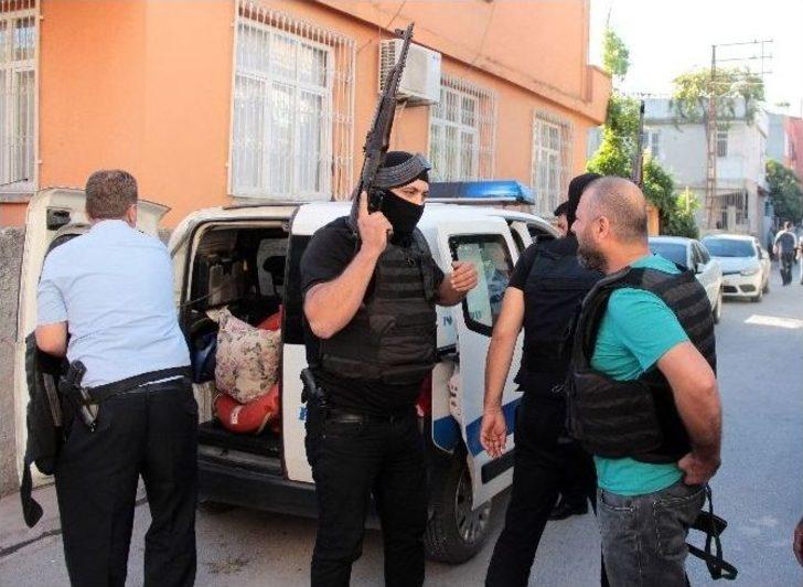 Cezaevine Girmemek İçin Polis İle Çatıştı G1