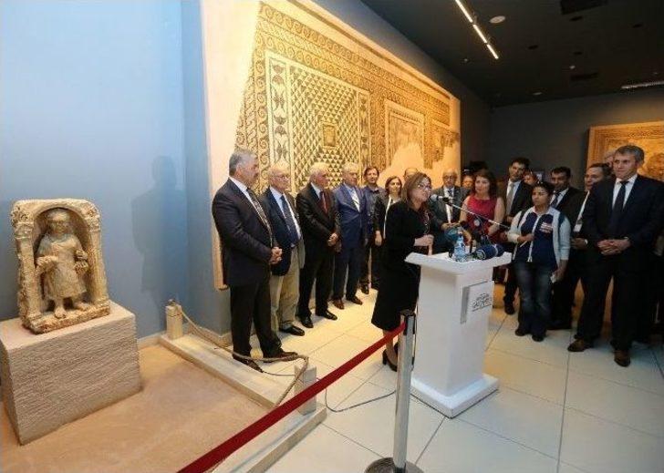 “zeugmalı Çocuk” Heykeli Tanıtıldı G2