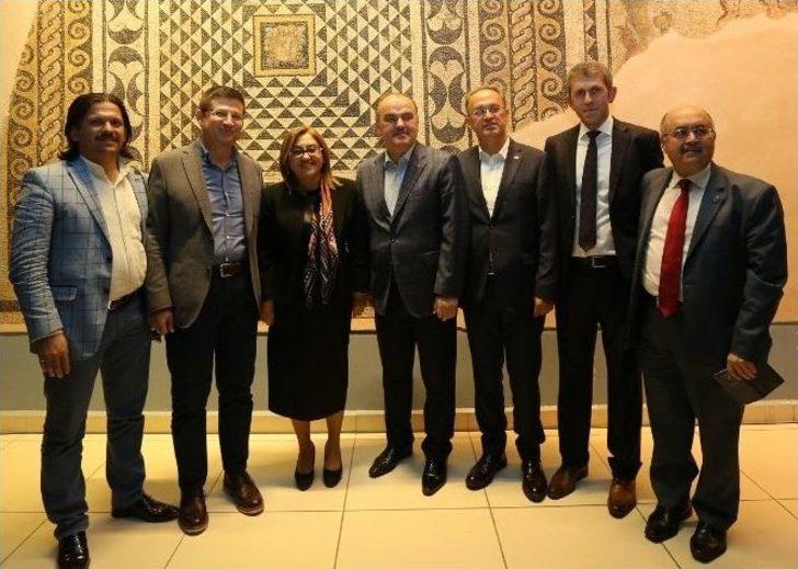 “zeugmalı Çocuk” Heykeli Tanıtıldı G3