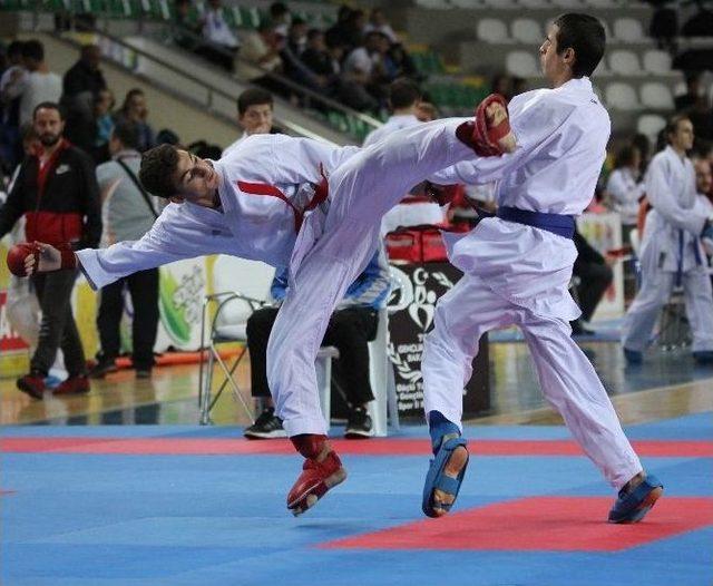 Karadeniz Ve Hazar Ülkeleri Karate Şampiyonası Rize’de Başladı