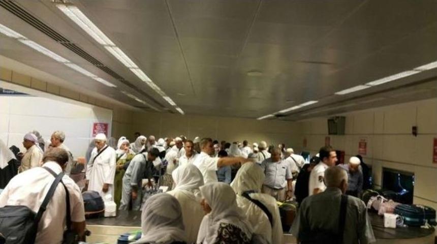 Hacılar Kutsal Topraklardan D&ouml;nmeye Başladı