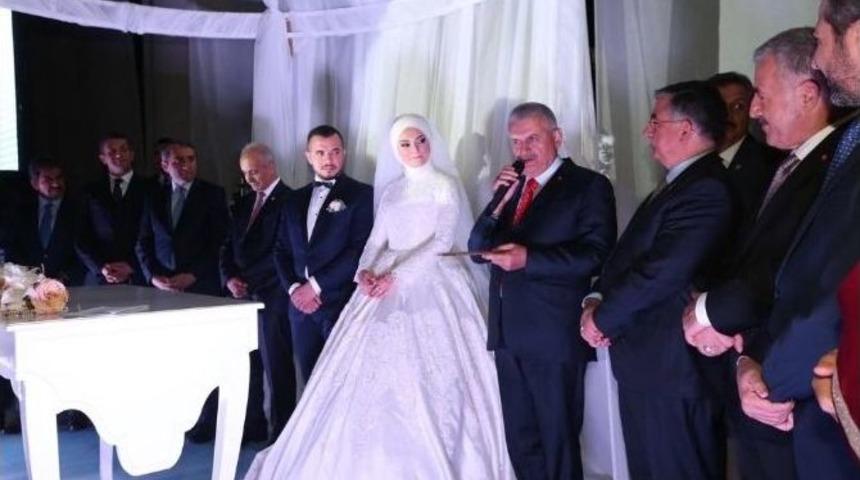 Başbakan Binali Yıldırım, Yeğeninin Nikah Şahidi Oldu