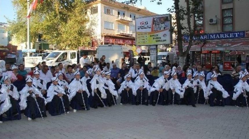 Serik&rsquo;te 40 &Ccedil;ocuk Erkekliğe İlk Adımı Attı.