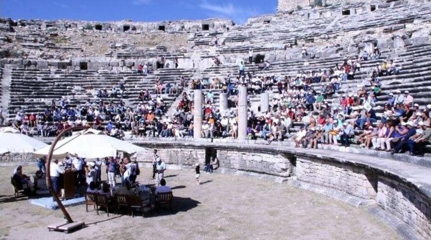 Filozof Tales Doğduğu Milet Topraklarda Ele Alındı