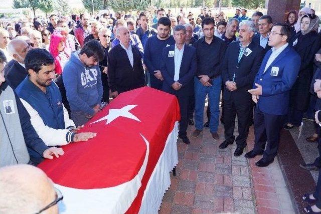 Vefat Eden Öğretim Üyesi İçin Tören Yapıldı