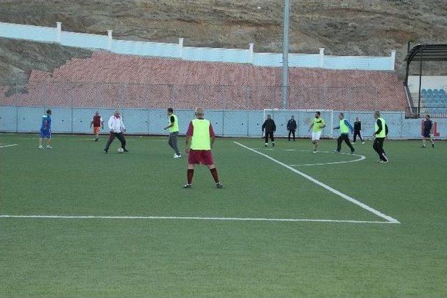 Elazığ’da Amatör Spor Kulüplerine Malzeme Desteği