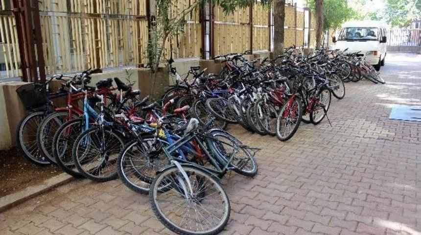 Bir Kamyon Dolusu &Ccedil;alıntı Bisiklet Ele Ge&ccedil;irildi