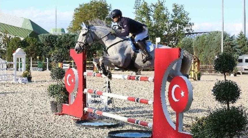 Nil&uuml;fer Belediye Başkanlığı Kupası&rsquo;nı Mert Alıcıoğlu Kazandı