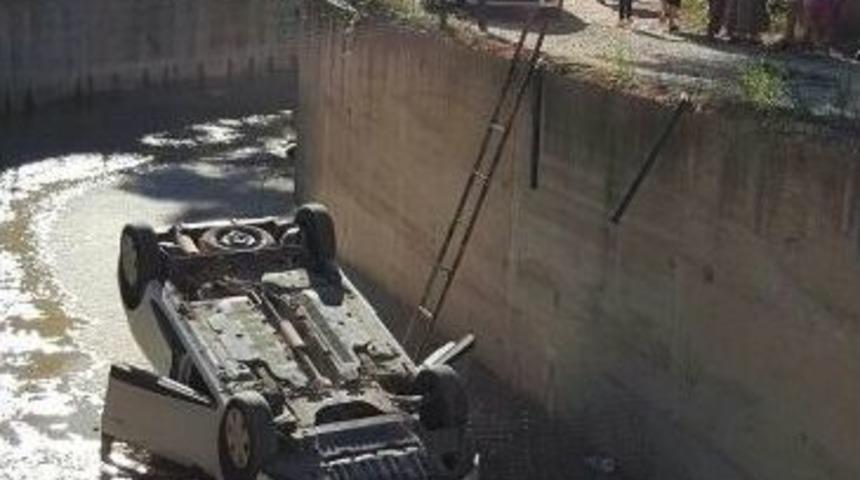 Otomobil Dereye U&ccedil;tu: 1 Yaralı