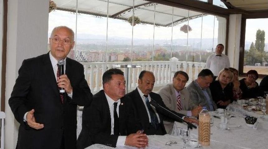 Başkan Yaşar, Ankara Kul&uuml;b&uuml; Derneği İle Kahvaltıda Buluştu