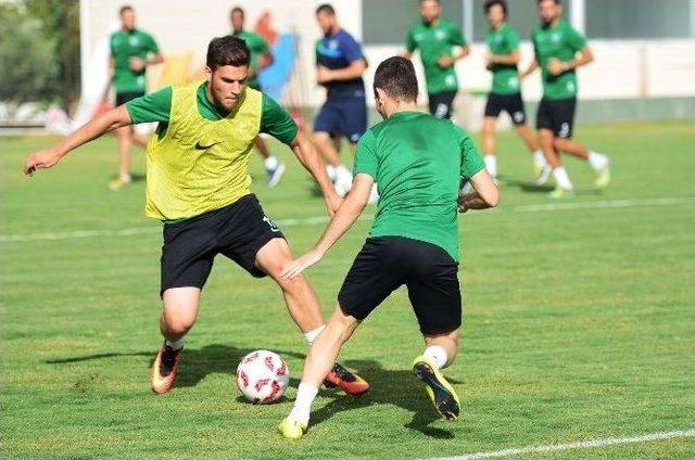 Küçük Taraftardan Okul Harçlığıyla Denizlispor’a Destek