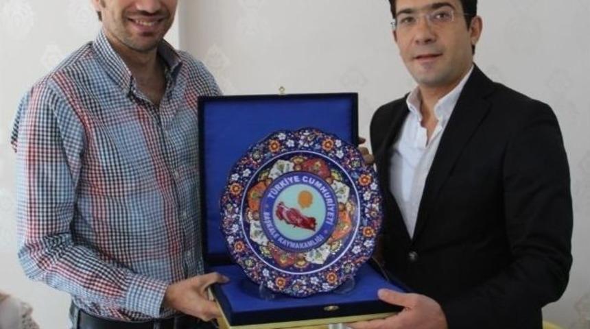 Tayini &Ccedil;ıkan Savcı Ve Hakime Veda Yemeği