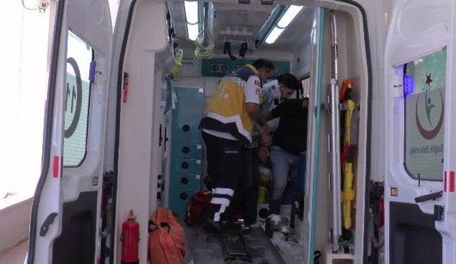 Şanlıurfa’da Bm İnsani Yardım Kuruluşu Ekibi Kaza Yaptı: 5 Yaralı