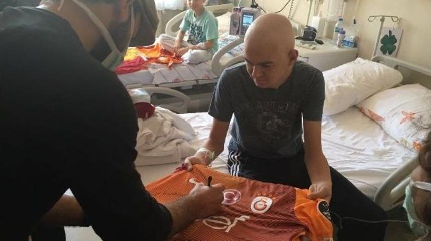 Sel&ccedil;uk İnan&rsquo;dan B&uuml;y&uuml;k Jest