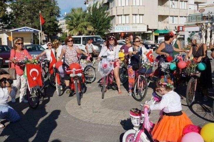 Edremit’te ’süslü Kadınlar’ Bisiklet Turu G3
