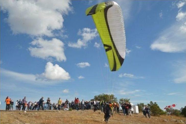 Yamaç Paraşütçüleri Gökyüzünü Süsledi G2