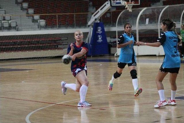 Yalova Gençlik Hizmetleri Spor Kulübü Final Biletini Kaptı