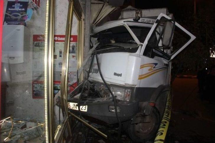 Freni Patlayan Kamyon Faciaya Yol Açıyordu G5