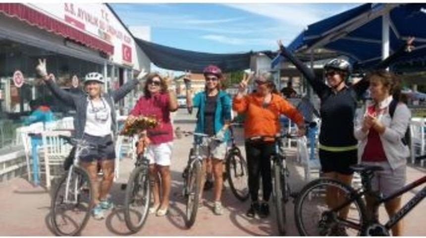 Ayvalıklı Kadınlardan Şortlu Bisiklet Turu