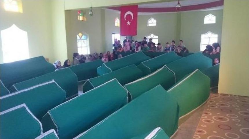 İmam Hatip Ortaokulu &Ouml;ğrencilerinin T&uuml;rbe Ziyareti