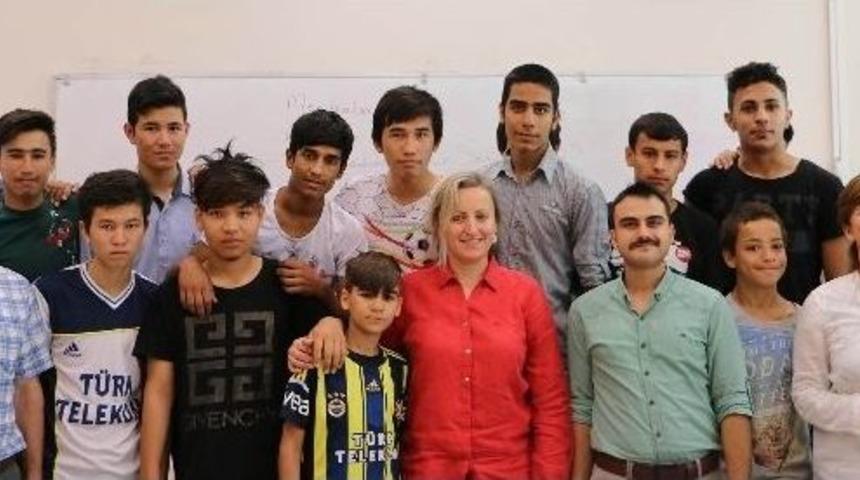 Savaş Mağduru &Ccedil;ocuklar, T&uuml;rk&ccedil;eyi Kto Karatay&rsquo;da &Ouml;ğreniyor