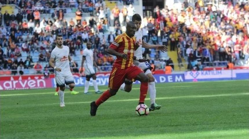 Nakoulma Sarı-kırmızılı Taraftarları Heyecanlandırdı