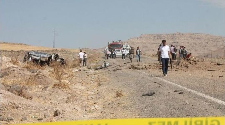 Derik&rsquo;te Minib&uuml;s&uuml;n Ge&ccedil;işi Sırasında Patlama: 3 Şehit, 7 Yaralı