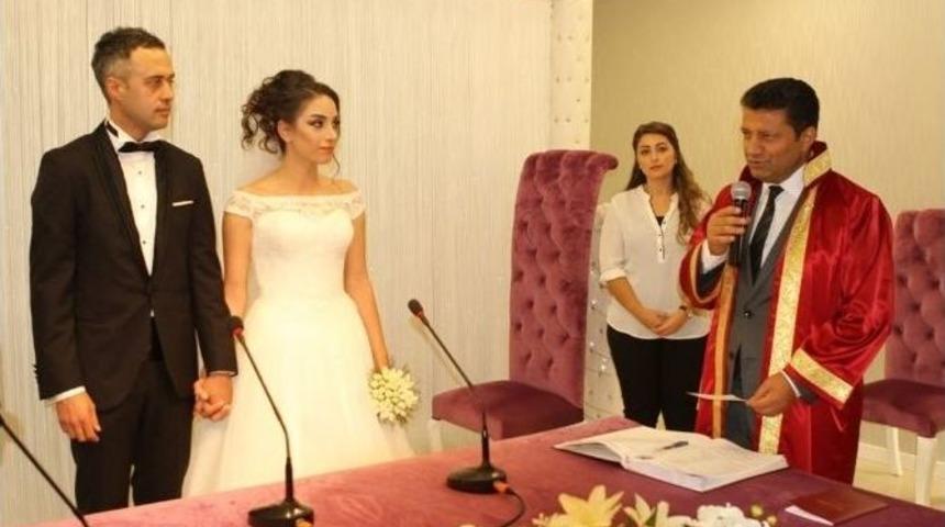 Kartal Belediyesi Beş &Ccedil;iftin Mutluluğuna Ortak Oldu