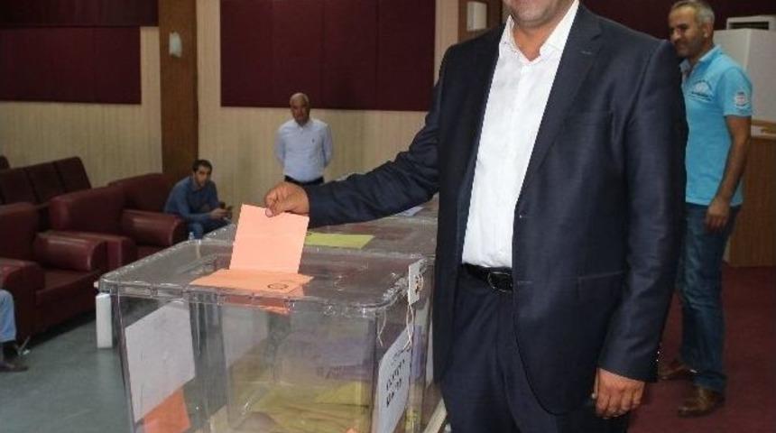 Veteriner Hekimler Odası Başkanı Orhan &Ouml;zt&uuml;rk Oldu